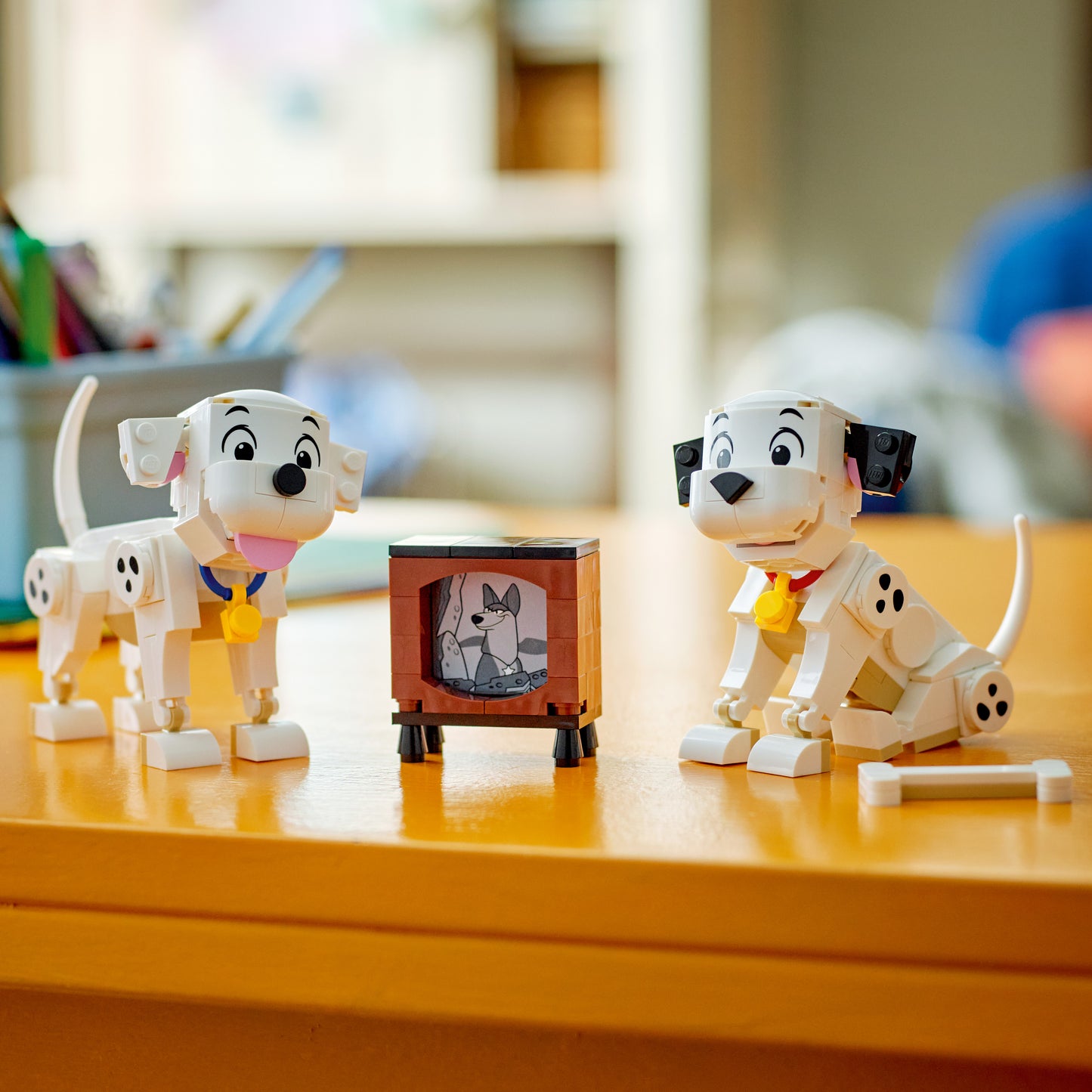 LEGO® Disney v Die Welpen Lucky und Penny aus 101 Dalmatiner