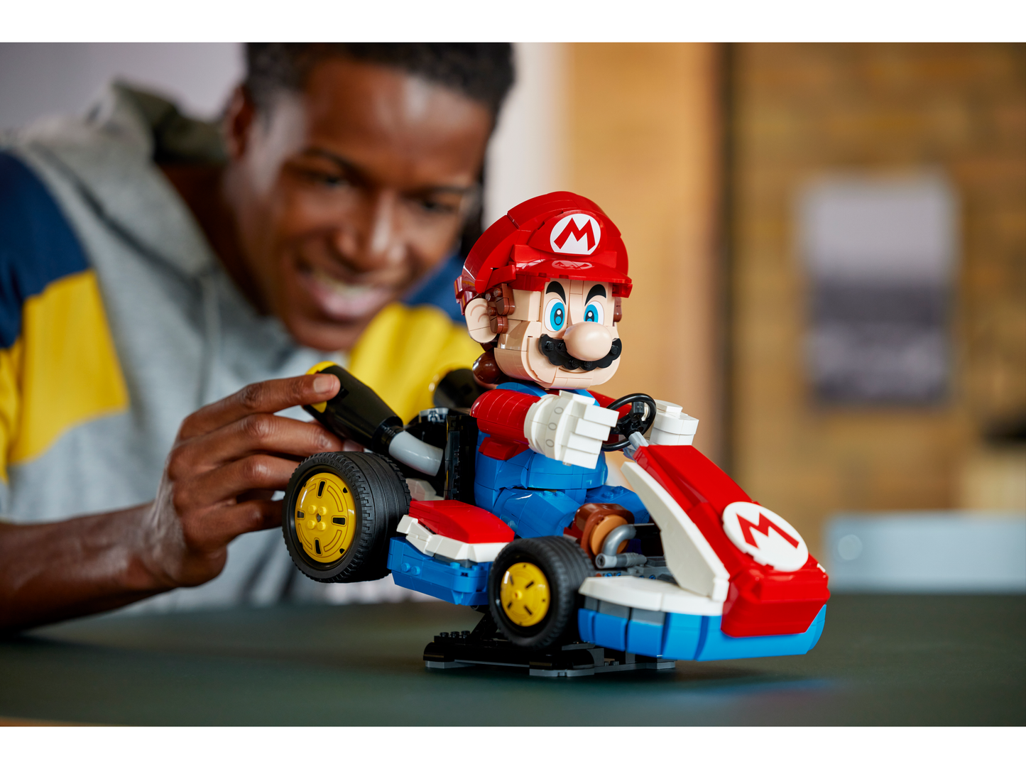 LEGO® Super Mario 72037 Mario Kart™: Mario & Standard-Kart