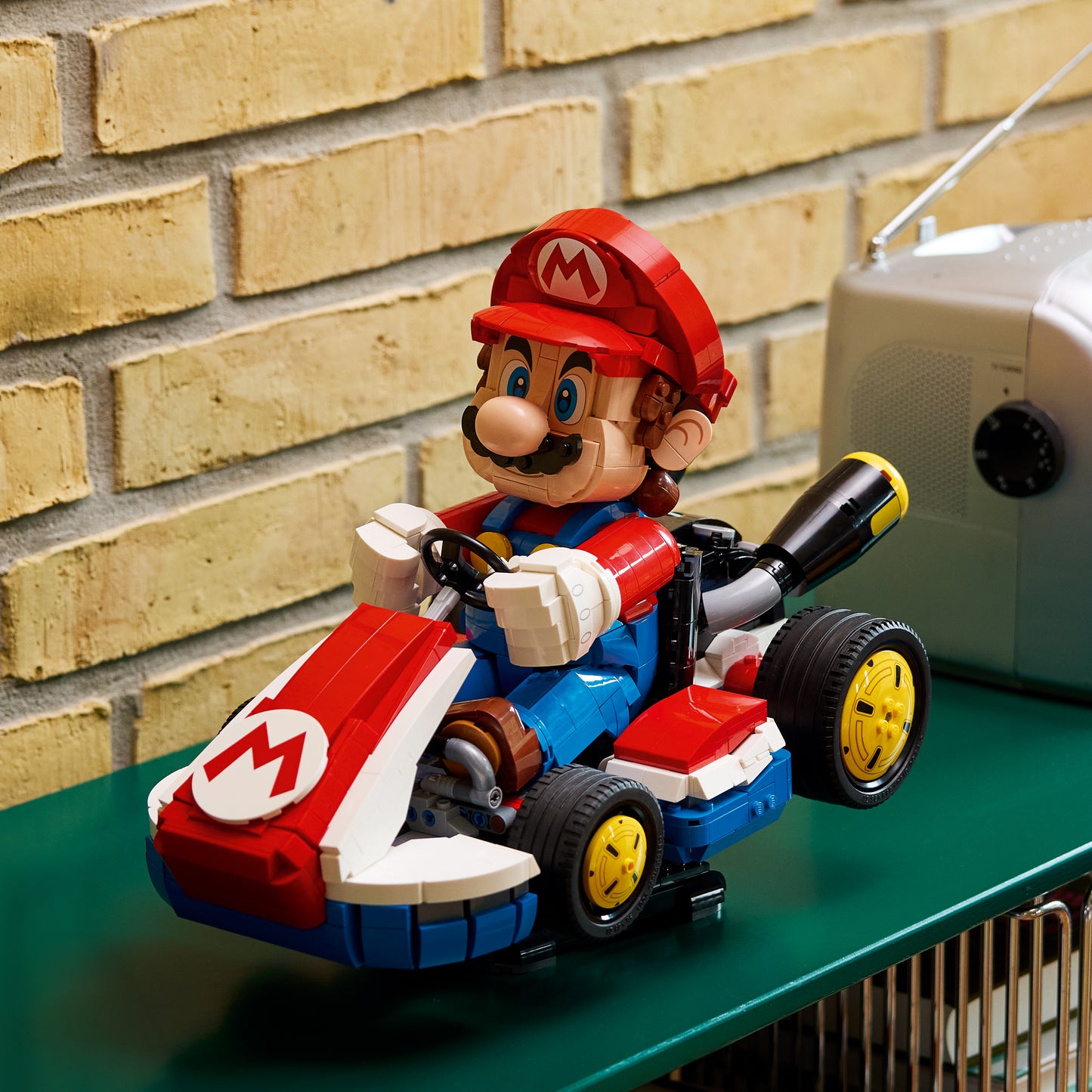 LEGO® Super Mario 72037 Mario Kart™: Mario & Standard-Kart