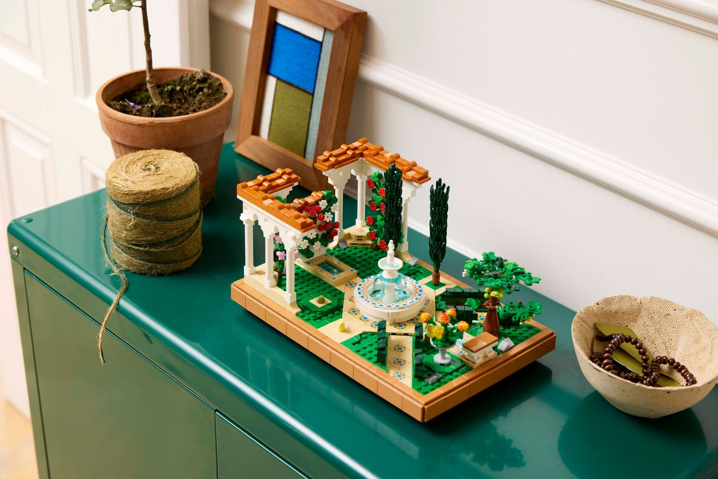 LEGO® Icons 10359 Springbrunnengarten