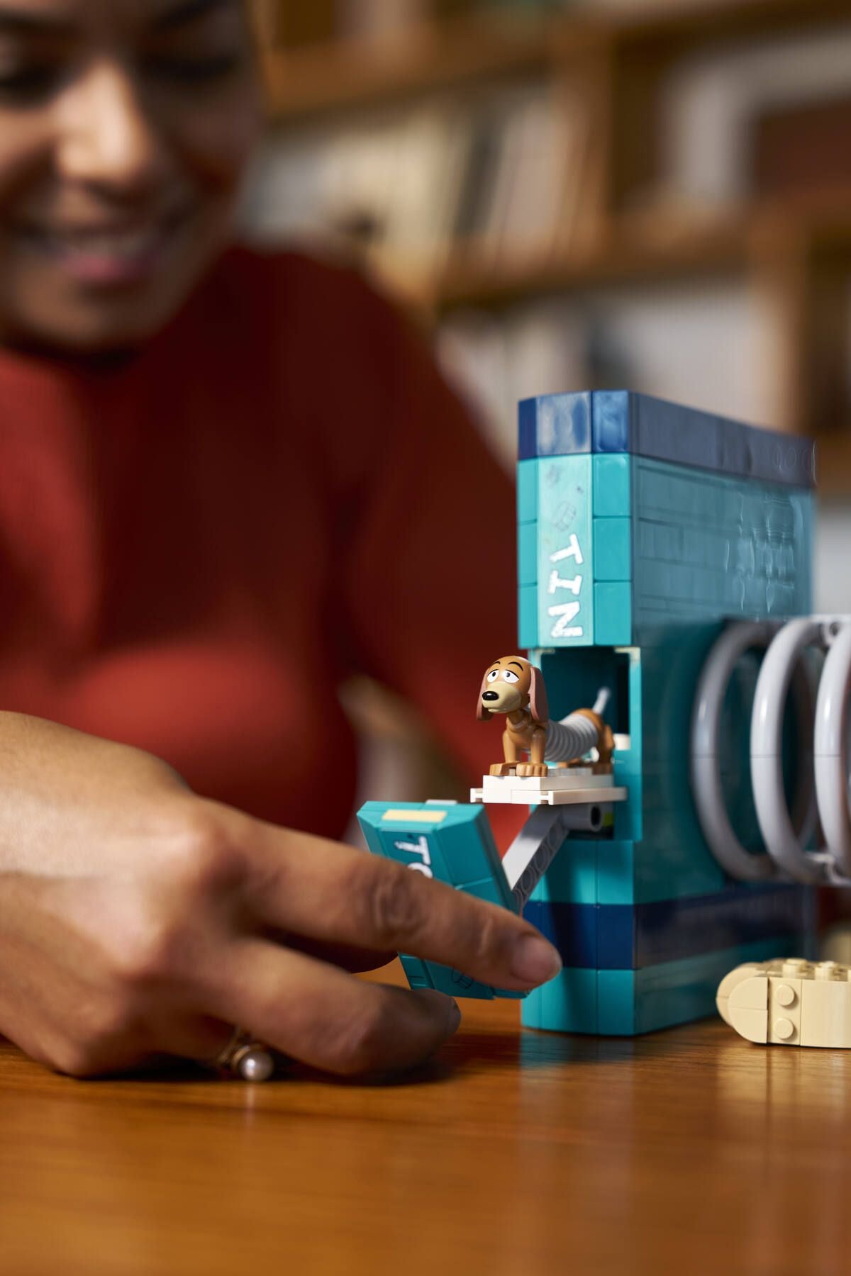 LEGO® Disney 43301 Toy Story: Slinky-Buchstützen
